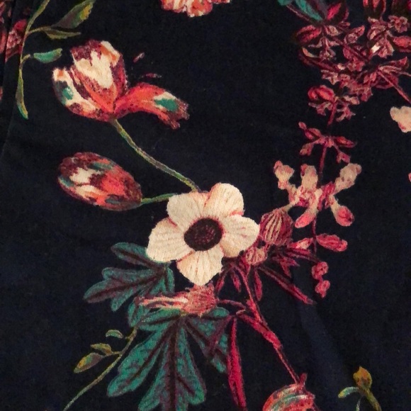 A.n.a floral shorts - Picture 2 of 2